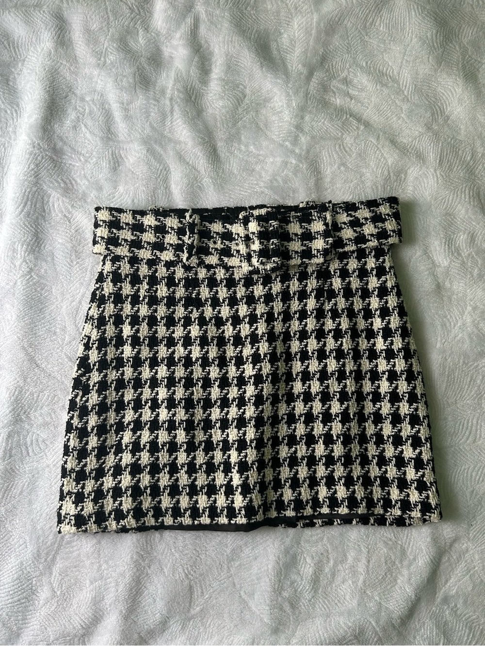 Zara Black and Cream Houndstooth Belted Mini Skirt